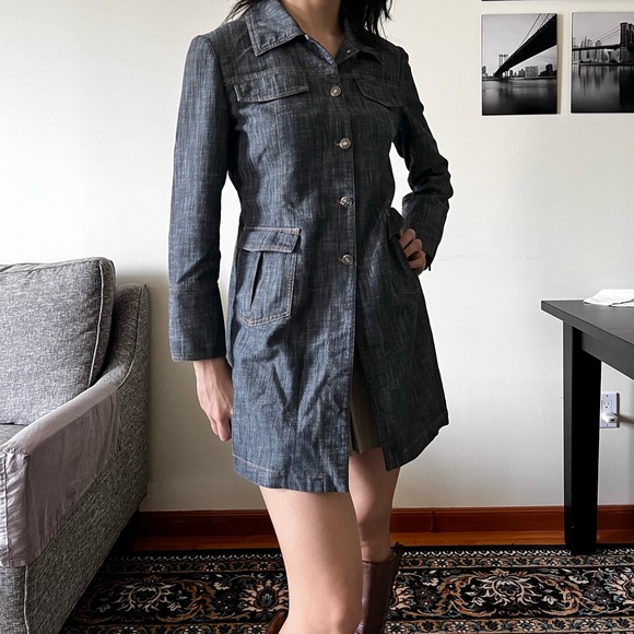 Vintage dark denim jacket with a 90s vibe - Picture 4 of 7